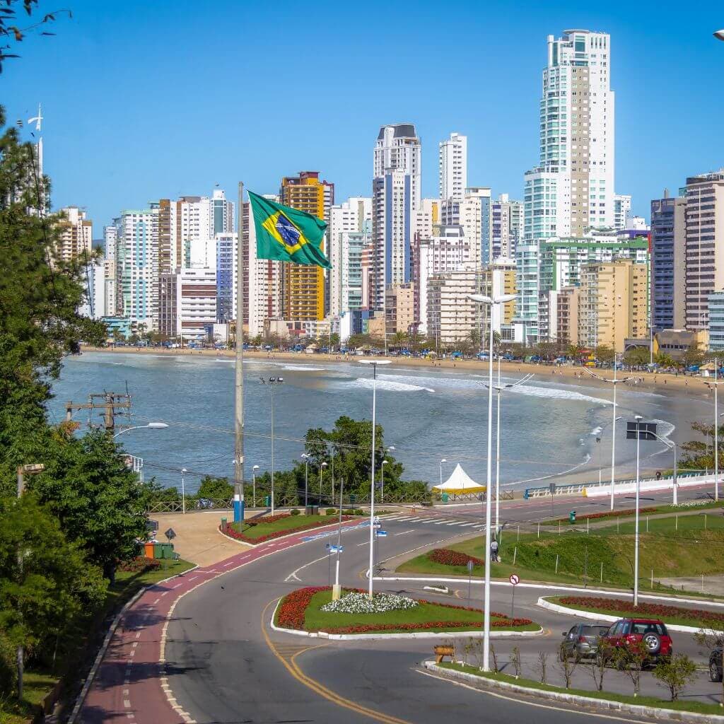 Pousadas em Balneário Camboriú para o Réveillon Surreal Park
