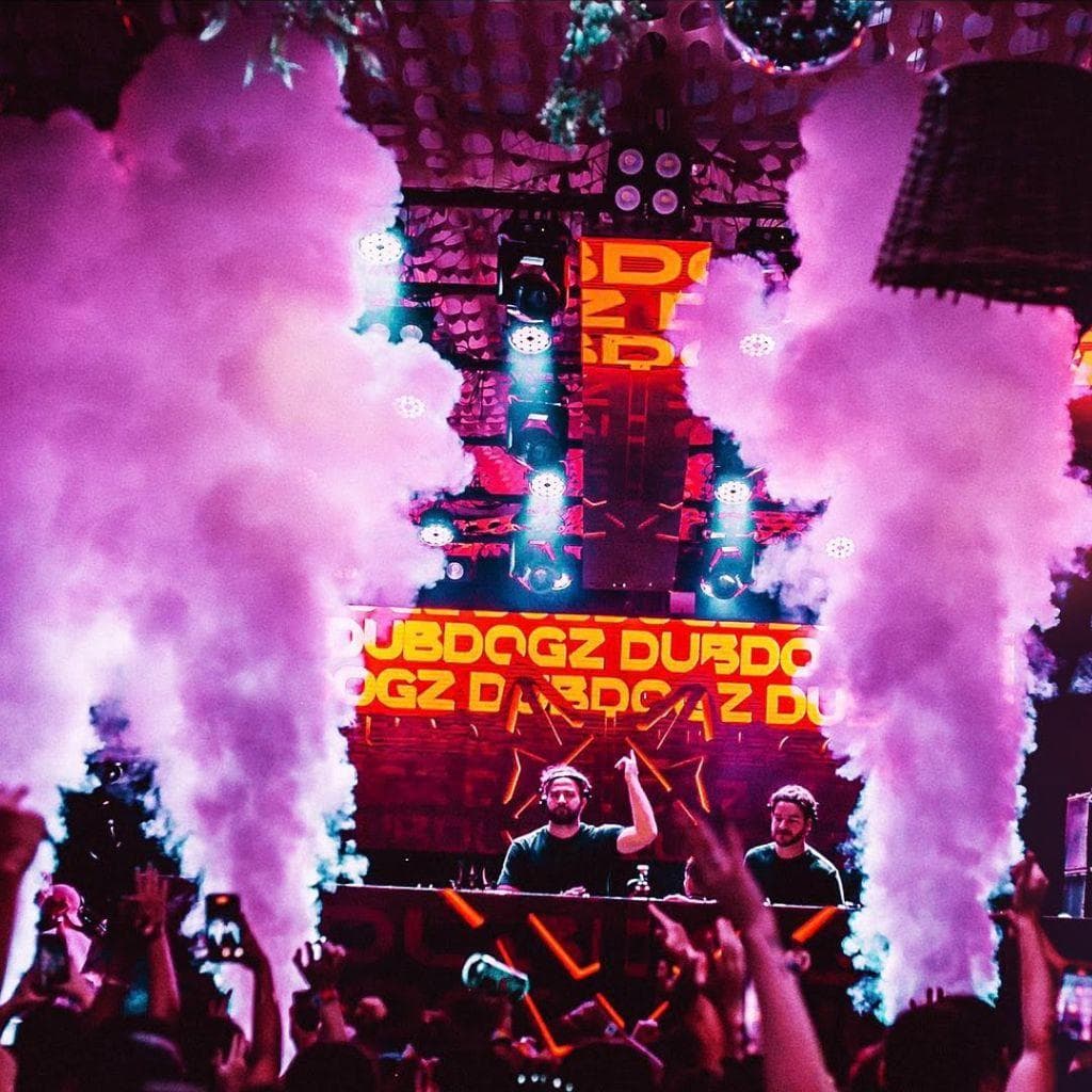 Carnarosa 2025: Pacote Completo para o Melhor Carnaval na Praia do Rosa